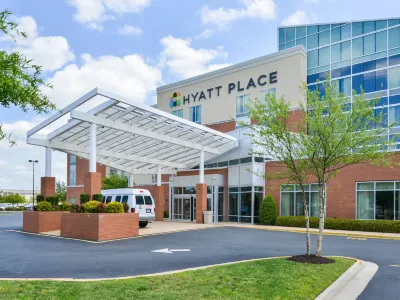 Hyatt Place Chesapeake Greenbrier Hotels near Canal parking - restroom