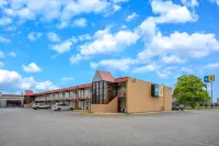 Super 8 by Wyndham Perrysburg/Toledo