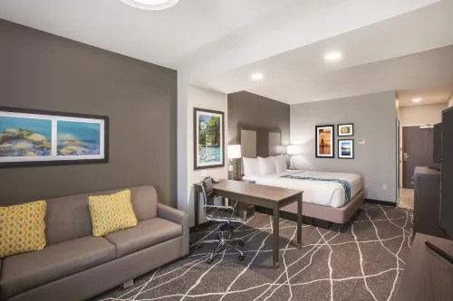 La Quinta Inn & Suites by Wyndham Tulsa Broken Arrow Hotels in Broken Arrow