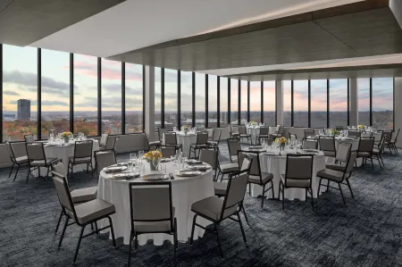 AC Hotel St. Louis Clayton Отели в г. Клейтон