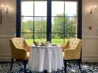 Les Jardins de Joséphine - le Manoir Hotels in Evreux