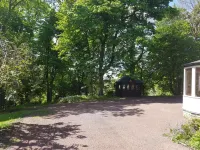 Bonkle House Hotel a Newmains