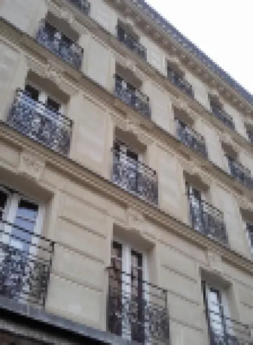 Le Montclair Montmartre by River