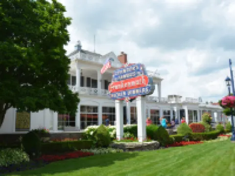 Holiday Inn Express & Suites FRANKENMUTH by IHG Hotels in Frankenmuth