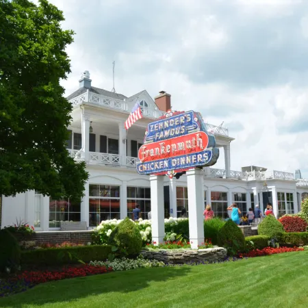 Holiday Inn Express & Suites FRANKENMUTH by IHG