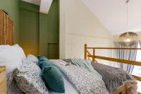 Cosmos (Cosmos) on the street of Millers