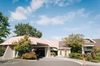 Ashland Hills Hotel & Suites