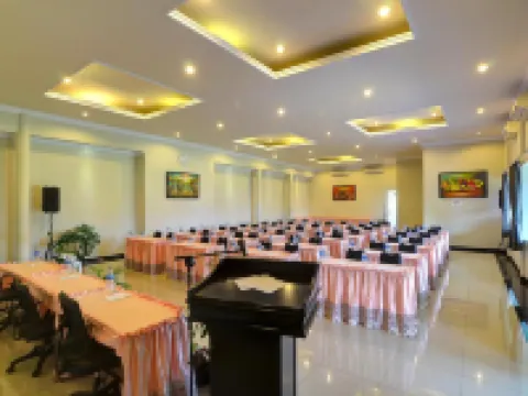Riverstone Hotel & Cottage Hotels in Batu Sub-District