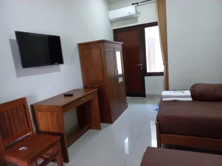 Omah Paulan Guest House