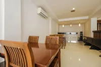 RedDoorz Plus near Galaxy Bekasi Hotel di Bekasi Barat