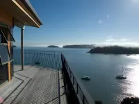 Cliff Edge by the Sea Hoteles en Opua