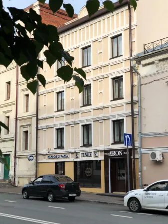 Aron (Арон) Отели рядом с достопримечательностью «Комитет Земельных и Имущественных Отношений»