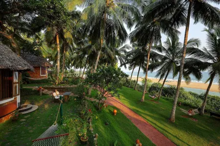 Soma Manaltheeram Ayurveda BeachVillage