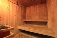 Econo Lodge Inn & Suites Hotels in Escanaba