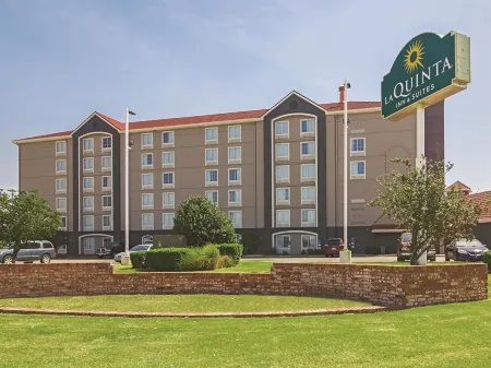 La Quinta Inn & Suites by Wyndham Oklahoma City - NW Expwy Отели в г. Бетани