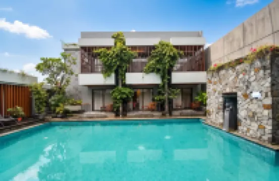 Grand Laguna Hotel & Villa