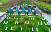 Hotel Lena Village Hotel di 