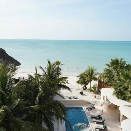 Beach Front Hotel Boutique DK House