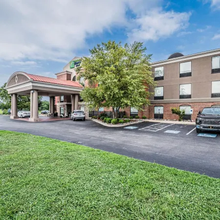 Holiday Inn Express & Suites FRANKLIN by IHG