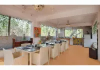 Vibes Inn Singing Tree - breakfast