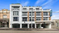MainStay Suites Hawthorn - Condos