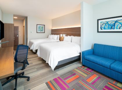 Holiday Inn Express & Suites ST Peters