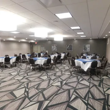 Holiday Inn & Suites ROCHESTER - MARKETPLACE by IHG