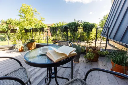 Новый свет Отели рядом с достопримечательностью «Касцёл Святога Францішка Ксаверыя»