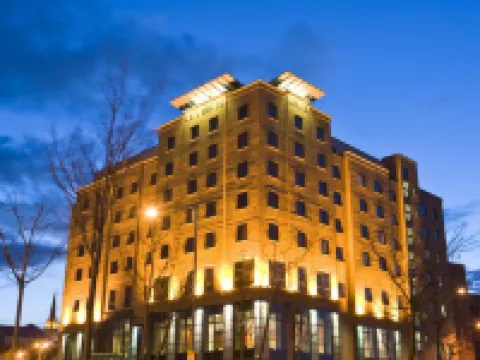 City Hotel Derry Hotels near Guildhall