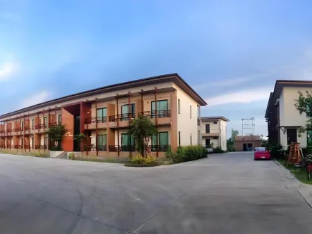 Villa Thiwa Hotel Отели рядом с достопримечательностью «Chao Mae Song Nang Phi Nong Shrine»