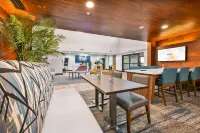 Holiday Inn Express PALESTINE by IHG - breakfast