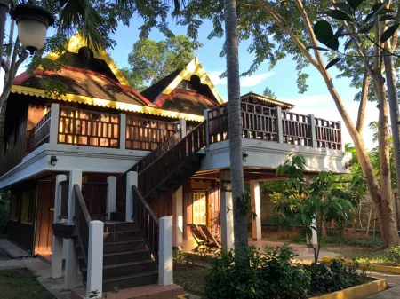 Hotel Siblanburi Resort Отели рядом с достопримечательностью «Wat Phra That Doi Kong Mu»