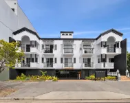 Villa Vaucluse Apartments - Condos