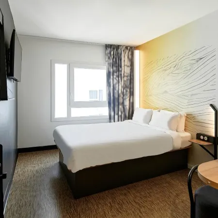 B&B Hotel Paris Ivry Quai de Seine Отели рядом с достопримечательностью «Валь-де-Сен»