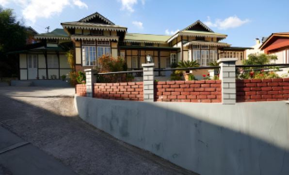 Cafe Shillong Bed and Breakfast