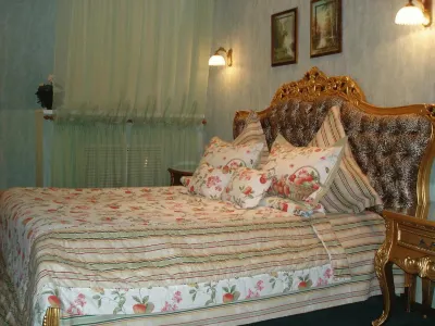 Izvolte Hotel Hotel dekat The Cell of St. Pavel
