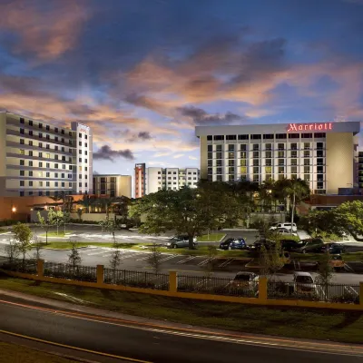 Miami Airport Marriott Отели рядом с достопримечательностью «Калле Очо»