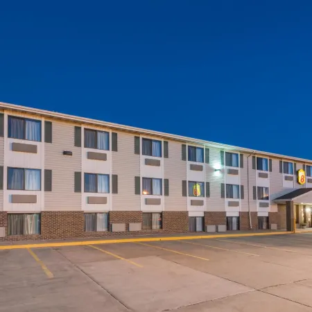 Super 8 by Wyndham Hays KS