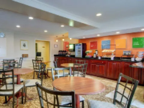 Rodeway Inn Logan International Airport Hotels in Revere