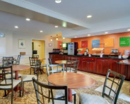 Rodeway Inn Logan International Airport - Parkplatz