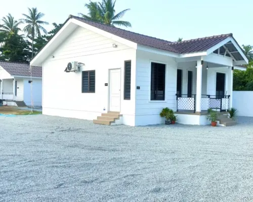 2 Bedroom Deluxe Cottage near Melawi Beach by Zulanie's The Pool Cottage Hotels in Bachok