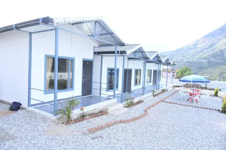 Friendship inn hotel & resort Отели в г. Чхатанга