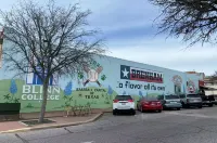 Holiday Inn Express & Suites BRENHAM SOUTH by IHG - parking