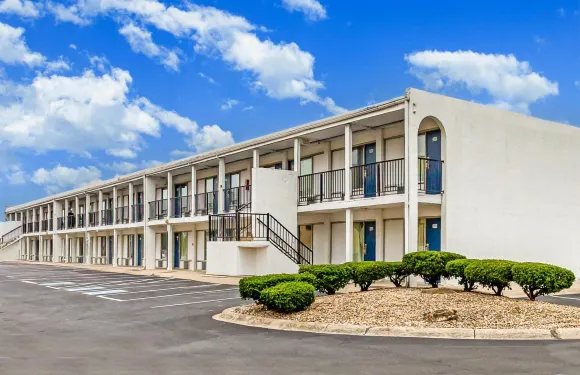 OYO瑞萊克斯旅館哥倫布俄亥俄I-70