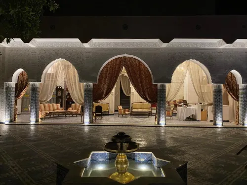 Palais Shazam & Spa - Parvekkeita