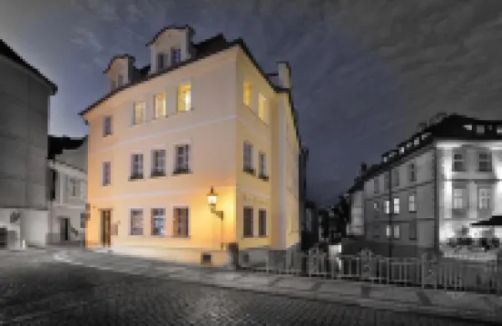 ホテル ケルトバ ゴールデン・レーン周辺のホテル