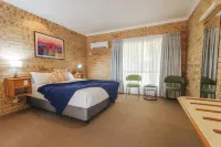 Mulga Country Motor Inn