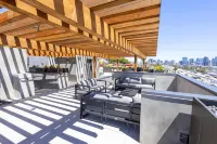 City24 Condo Hotel Little Italy Mission Hills - parking