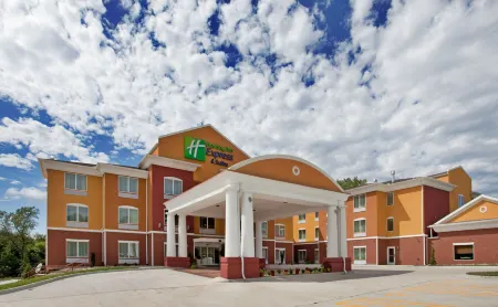 Holiday Inn Express & Suites Kansas City Sport Complex Area Отели в г. Юнити Виллидж