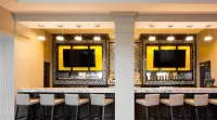 DoubleTree by Hilton Hotel Savannah Historic District - bar